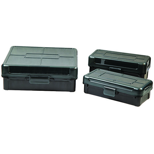 Die Frankford Arsenal Hinge-Top Ammo Box bietet eine starke mechanische Kunststoffscharniere, ist stapelbar und hält auch bei Kälte, ideal für deine Munition.