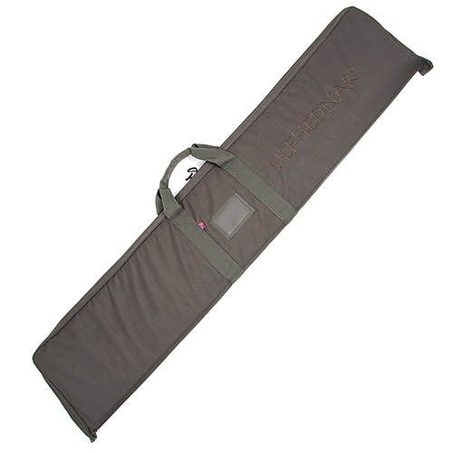 Der ULFHEDNAR Guncover ist nicht nur ein großer Waffentransport, sondern auch eine Schießmatte mit praktischen Extras wie Molle-Straps und Riemen für komfortables Tragen.