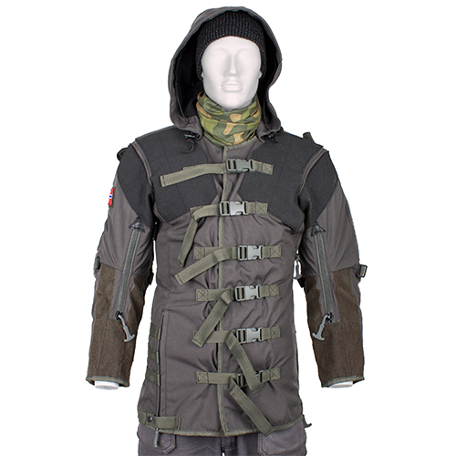 Die ULFHEDNAR Shooting Jacket PRS bietet optimale Unterstützung für PRS-Schützen, verstellbare Kompressionsriemen, Kevlar-Besätze, große Taschen und eine Kapuze.