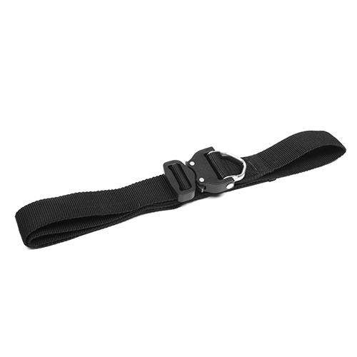 Der ULFHEDNAR Cobra Belt mit großem Cobra Buckle und D-Ring bietet dir die Möglichkeit, dein Gewehr zu stabilisieren – ideal beim Schießen mit Stativ oder Barrikade.