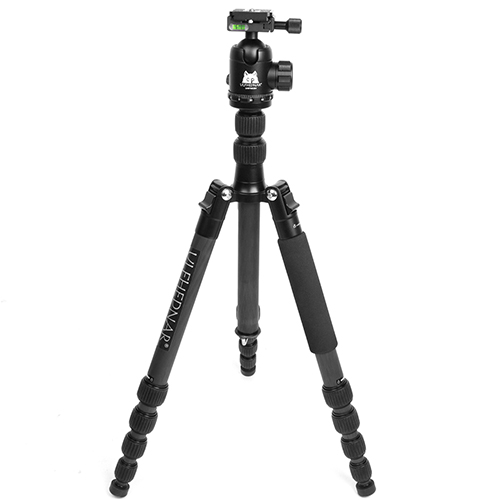 Der ULFHEDNAR Stativ mit Ballhead Arca-Style bietet maximale Stabilität, ein geringes Gewicht von nur 1,38 kg und eine Tragfähigkeit von 12 kg – ideal für deine Aufnahmen!