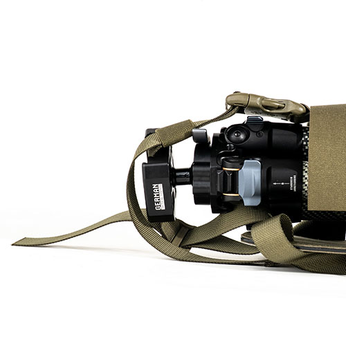 Der GTS Tripod Field Rig ist ein vielseitiger Rucksack, der dein Stativ sicher transportiert, sich in eine Schießmatte verwandelt und nahtlos in MOLLE-Systeme integriert.