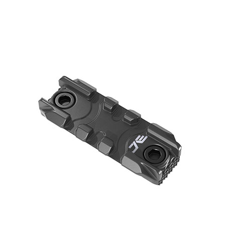 Die JAE Accessories M-LOK Picatinny Forend Rail (2") ermöglicht dir die einfache Montage von Bipods und anderen 1913 PICATINNY RAIL Zubehörteilen.