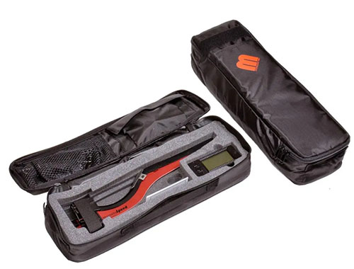 Die MagnetoSpeed Softcase bietet optimalen Schutz für V3 und Sporter Chronographen mit maßgeschneiderten Schaumstoffeinlagen und praktischen Fächern für sicheren Transport.