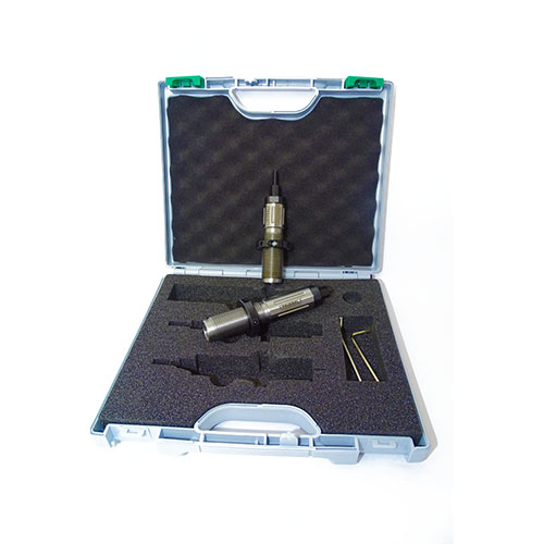 .308 Winchester Die Set der Allgäu Serie mit Full Sizing Die und Seater mit Crimp – perfekte Qualität zu einem attraktiven Preis, geliefert in einem Premium Case.