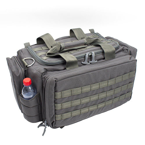 Die ULFHEDNAR Range Bag ist eine hochwertig gefertigte und reichhaltig ausgestattete Waffe- und Materialtasche, ideal für Langwaffen und den Transport von Handfeuerwaffen.