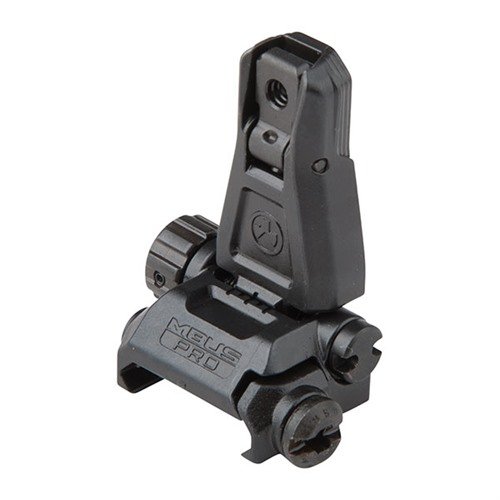 Die MBUS Pro ist eine robuste, aus Stahl gefertigte Backup-Visierung mit dualen Aperturen, windage-verstellbar und ohne Werkzeug höhenverstellbar – perfekt für dein AR-15!