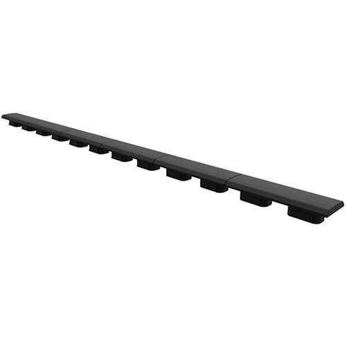 Die MAGPUL M-LOK Type 1 Rail Covers sind leicht, hitzebeständig und bieten eine verbesserte Grifffläche. Sie sind 9,5" lang und lassen sich individuell anpassen.