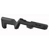 Der Magpul PC Carbine Backpacker Stock bietet optimale Portabilität, M-LOK Slots, Stauraum für Magazine und eine rutschfeste Gummischaftkappe für Komfort.