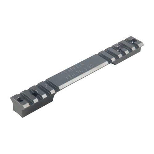 Die ONE PIECE BASES von Farrell Industries bieten präzise CNC-gefertigte Stahlbasis, stabile Passform und 20 MOA Elevation für optimale Optik-Performance.