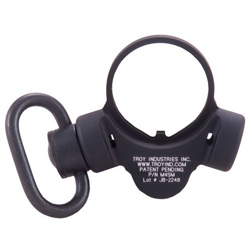 Der TROY INDUSTRIES AR-15/M16 End Plate Sling Mount bietet drei sichere, beidseitige Befestigungspunkte für QD-Schwenks und ist aus robustem Aluminium gefertigt.