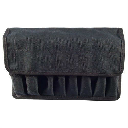 Der TUFF "IN-LINE" Magazin Pouch bietet sicheren, platzsparenden Transport für bis zu 8 Ersatzmagazine und ermöglicht schnelles Nachladen dank optimaler Positionierung.