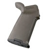 Der AR-15 MOE+ Grip bietet eine rutschfeste Gummibeschichtung für maximale Kontrolle, eine ergonomische Form und Stauraum für kleine Gegenstände.