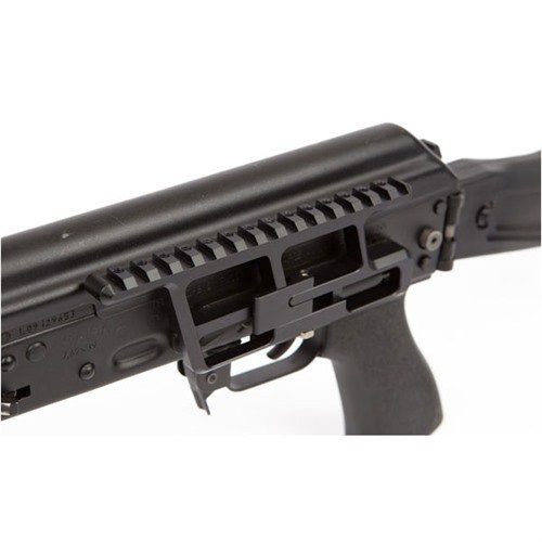 Das AK-303 Optikmontagesystem von RS Regulate bietet Flexibilität, leichtes 6061 T6 Aluminium und ermöglicht das Anbringen von Aimpoint und Trijicon ACOG Optiken.