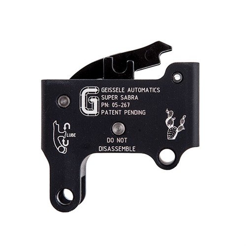 Der TAVOR SUPER SABRA TRIGGER bietet dir einen verbesserten 2-Stufen-Abzug für präzise Schüsse, anpassbares Gewicht und ein Match-Grade Gefühl.