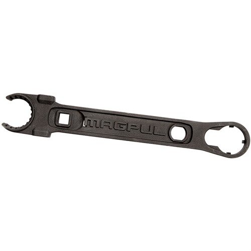 Der Magpul AR-15/M16 Armorer's Wrench bietet robuste Bauweise, vielseitige Kompatibilität, integrierte Hammerflächen und sogar einen praktischen Flaschenöffner.