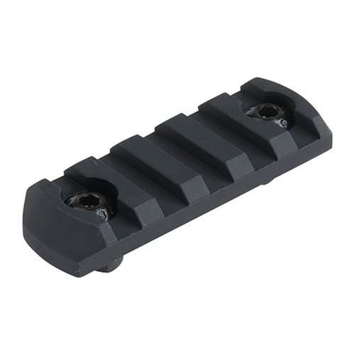 Die MAGPUL M-LOK Picatinny Rail ermöglicht dir, Zubehör einfach an M-LOK Handguards zu befestigen, aus robustem Aluminium oder leichtem Polymer.