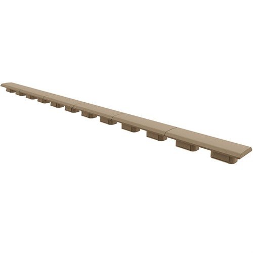 Die M-LOK Type 1 Rail Covers sind leicht, hitzebeständig und bieten einen verbesserten Grip. Sie decken 6 M-LOK Slots und können individuell gekürzt werden.