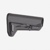 Der MAGPUL AR-15 MOE SL-K Stock ist leicht, kompakt und bietet eine einfache Handhabung mit einem gummierten Rückstoßpad und einem bequemen Wangenauflage.