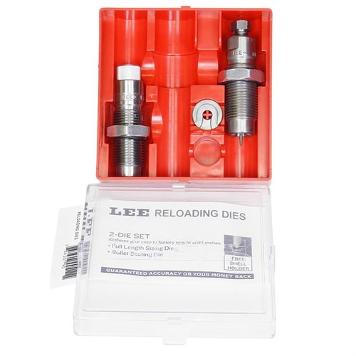 Das Lee 22 TCM Pacesetter 2-Dieset umfasst eine Full Length Sizing Die, eine Bullet Seating Die und einen Universal Shell Holder für präzises Laden.