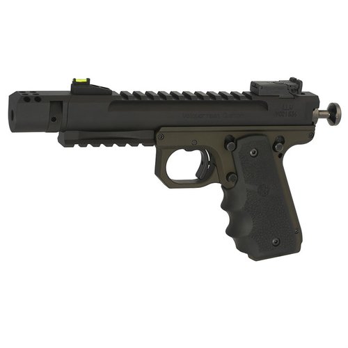 Die Volquartsen Scorpion .22 LR O.D. Green bietet ein ausgewogenes Design, einen verstellbaren Abzug, Hogue-Griffe und einen LLV Kompensator für präzises Schießen.