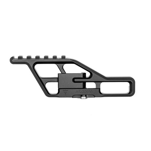 Der Yugo Lower Optic Mount von RS Regulate ermöglicht eine sichere Montage von AR-15 Optiken auf Yugo AKs, leicht, stabil und ohne Beeinträchtigung der Waffe.