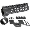 Der Midwest Industries Combat M-LOK Handguard bietet eine robuste, freischwebende Aluminiumkonstruktion mit 7 M-LOK-Punkten und einer durchgehenden Picatinny-Schiene.