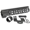 Die Midwest Industries Combat M-LOK Handguard für AR-15 bietet eine robuste, freischwebende Bauweise mit 7 M-LOK-Punkten und einer durchgehenden Picatinny-Schiene.