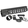 Der Midwest Industries Combat M-LOK Handguard für AR-15 bietet eine robuste, freischwebende Konstruktion, sieben M-LOK-Punkte und eine durchgehende Picatinny-Schiene.