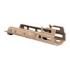 Die SCAR MREX MARK II M-LOK Handguards aus 6061-T6 Aluminium bieten zahlreiche M-LOK Slots, um Zubehör einfach zu montieren und die Zielgenauigkeit zu erhalten.