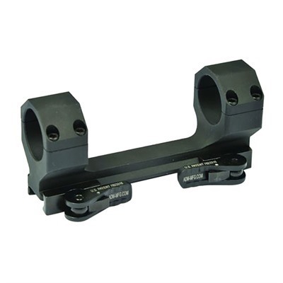Die Delta Scope Mount von American Defense ist leicht, stark und bietet einen soliden Halt auf Picatinny-Schienen ohne Spezialwerkzeug – perfekt für dein AR-15!