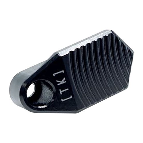 Der "Titan" Extended Magazine Release für die Ruger® PC Carbine™ bietet eine größere Oberfläche, tiefere Rillen für besseren Grip und schnellere Magazinwechsel.