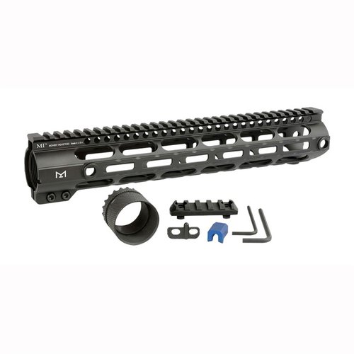 Verbessere dein DPMS AR .308 mit dem robusten M-LOK Combat Rail Handguard von Midwest Industries, der aus 6061 Aluminium gefertigt und mit fünf Sling-Punkten ausgestattet ist.