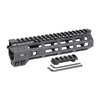 Die Combat M-LOK Free Float Handguards für AR-15 bieten eine robuste Aluminiumkonstruktion, sieben M-LOK-Punkte und eine durchgehende Picatinny-Schiene für einfache Anpassungen.