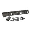 Die NIGHT FIGHTER M-LOK Handguards bieten eine ultra-rigid Konstruktion, minimieren den Punktverschiebung und sind perfekt für den Einsatz mit ATPIAL, DBAL und NGAL.