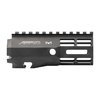 Das ATLAS R-ONE Handguard ist leicht, robust und bietet ein schlankes Profil mit dem ATLAS Befestigungssystem für optimale Stabilität. Perfekt für dein AR-15!