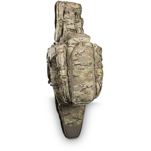 Der Eberlestock Phantom Sniper Pack bietet Platz für dein Gewehr, 2200 cubic inches Stauraum, MOLLE-Racks und ist mit einem Regenüberzug ausgestattet.