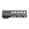 Die WORKHORSE® M-LOK® Handguards sind leicht, schlank und bieten vielseitige Montagemöglichkeiten, perfekt für MIL-SPEC Carbines. Erhältlich in verschiedenen Längen.