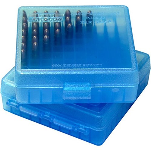 Die Ammo Box 100 Round Flip Top mit mechanischem Scharnier hält deine .22 Munition sicher und griffbereit, perfekt für schnelles Nachladen beim Schießen.