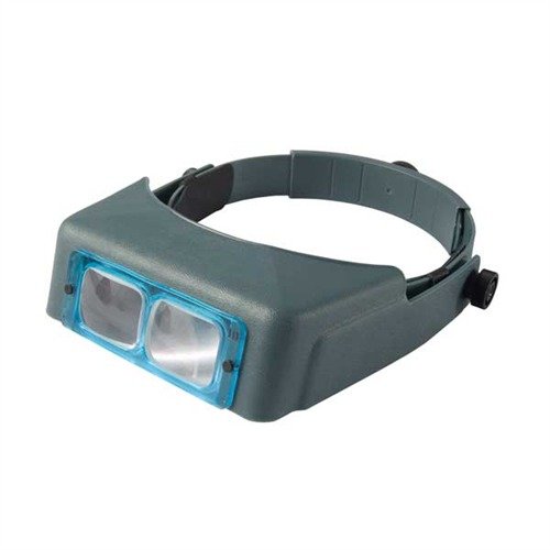 Der OPTIVISOR mit 3,5-facher Vergrößerung bietet einen verstellbaren Kopfband, ist leicht, bequem und passt über deine Brille für optimale Sicht bei der Arbeit.