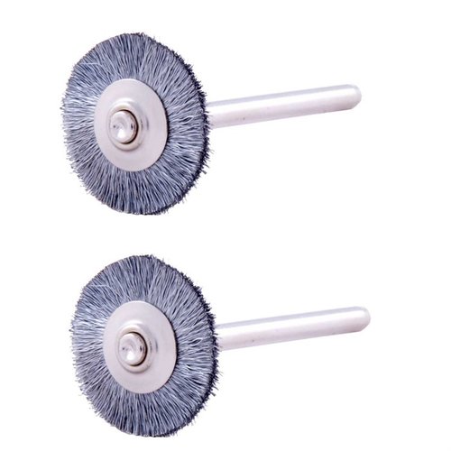 Die DREMEL #428 Drahtbürsten im 2er-Pack sind vielseitig einsetzbar und ideal zum Entfernen von Rost und Korrosion sowie zum Polieren von Metalloberflächen.