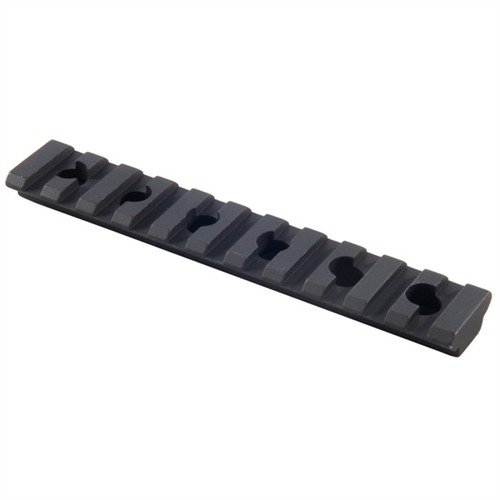 Die AR-15 Picatinny Direct Thread UFIR Rail ermöglicht dir eine einfache Montage von Zubehör wie Lichtern und Griffen an der Unterseite deines Handguards.