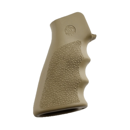 Der HOGUE AR-15 Pistolengriff bietet eine rutschfeste Oberfläche, erhöht den Komfort und reduziert den Rückstoß dank des ergonomischen Designs mit Palmenschwellungen.