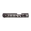 Die Daniel Defense RIS III Rail bietet ein leichtes, robustes Design mit M-LOK-Anschlüssen, einem freien Lauf für mehr Präzision und einer stabilen Befestigung.