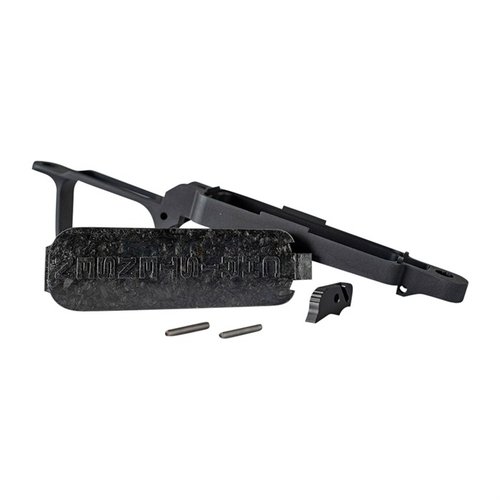 Das FFT LONG ACTION CF Bottom Metal Floor Plate Assembly von Christensen Arms bietet eine hochwertige Aluminiumkonstruktion und ein leichtes Carbonfaser-Design.