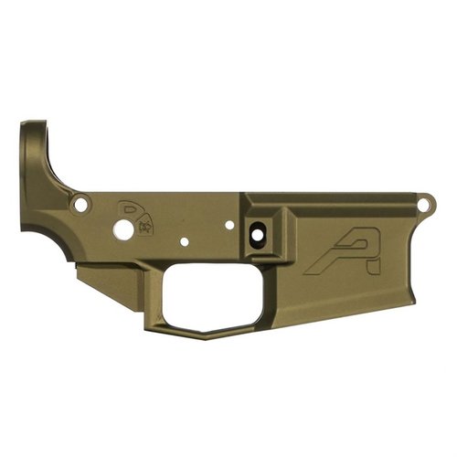 Der Aero Precision M4E1 Stripped Lower Receiver bietet die Stärke eines gefrästen Empfängers, ein flaches Design, einfache Installation und Kompatibilität mit mil-spec Teilen.