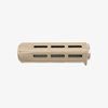 Die AR-15 HANDGUARDS M-LOK von B5 SYSTEMS bieten ergonomisches Design, integrierten Handstop und sechs M-LOK® Befestigungspunkte für maximale Vielseitigkeit.