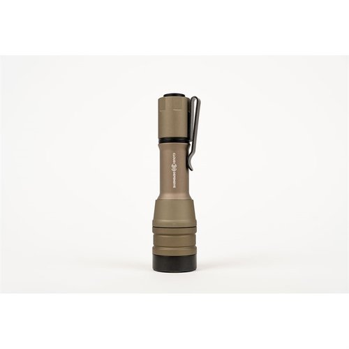 Die MCH Duty Taschenlampe liefert 1800 Lumen, ist programmierbar, extrem robust und wasserdicht (IPX-8), ideal für jede Situation.