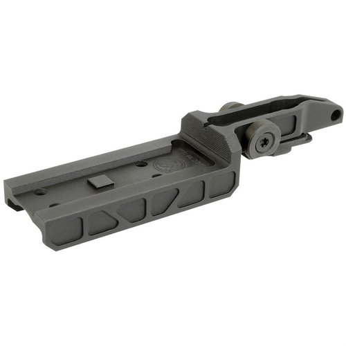 Die AK ALPHA MINI DOT MOUNT T2 ermöglicht die Montage von Red Dots auf AK47/AK74, bietet eine integrierte Visierung und erfordert keine dauerhaften Änderungen.