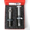 Das Lee Large Series 2 Die Set für die .338 Lapua bietet präzise Neck Sizing, enthält eine vollständige Größen- und eine Geschosssetz-Düse, perfekt für die Classic Cast Press.